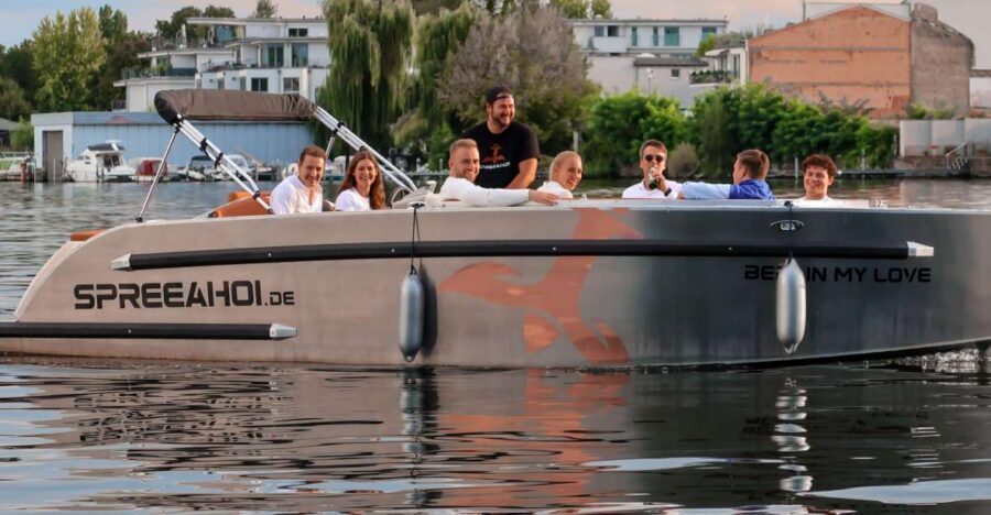 Berlin: Electric Boat Rental for self-driving 2 hrs - Your captain seat on Berlin’s Dahme: quiet, electric, and very personal