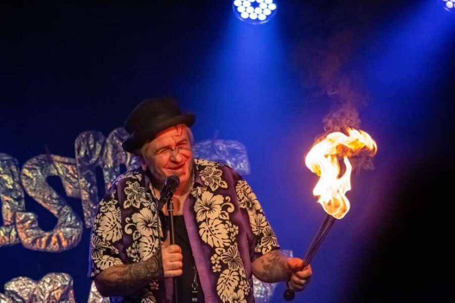 Berlin: English Stand-Up Comedy Show - The 7 pm door open plan: seats, welcomes, and early bar time
