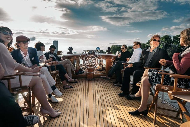 Berlin: Evening Yacht Cruise with Aperitif & Dinner Upgrade - Key things to know before you go