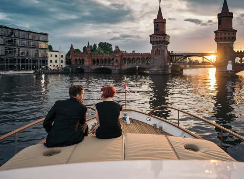 Berlin: Evening Yacht Cruise with Aperitif & Dinner Upgrade - Choosing the best deck: sundeck, shaded aft deck, or foredeck views