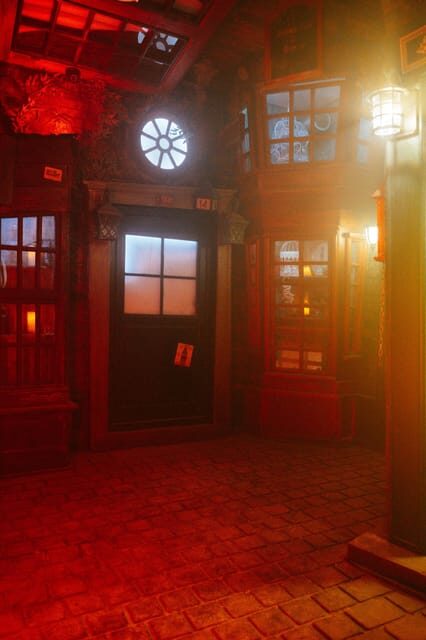 Berlin: EXIT Escape Room Games & Virtual Reality Adventures! - Languages and staff support: German, English, and getting started fast