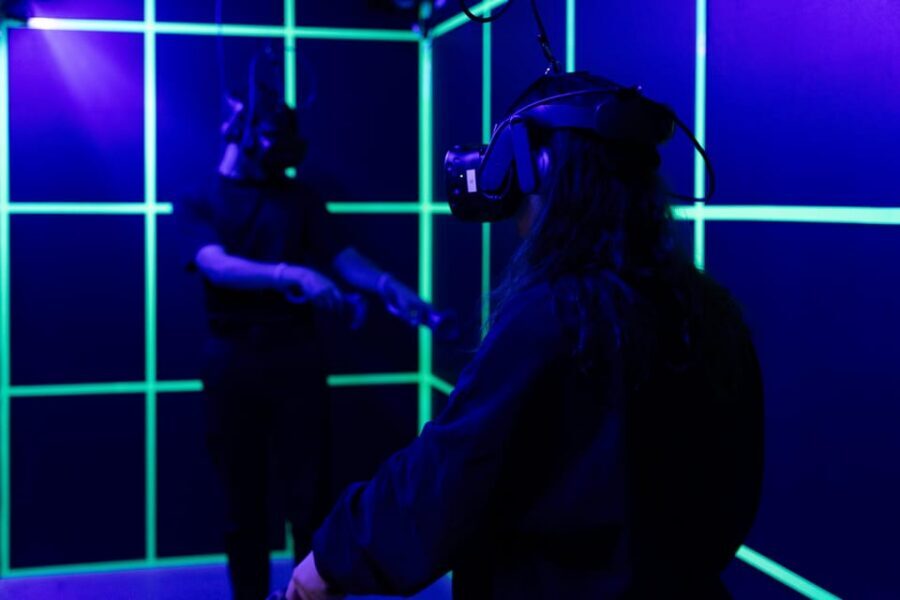 Berlin: EXIT Escape Room Games & Virtual Reality Adventures! - Getting to the meeting point at Friedrichstraße (and finding the backyard)