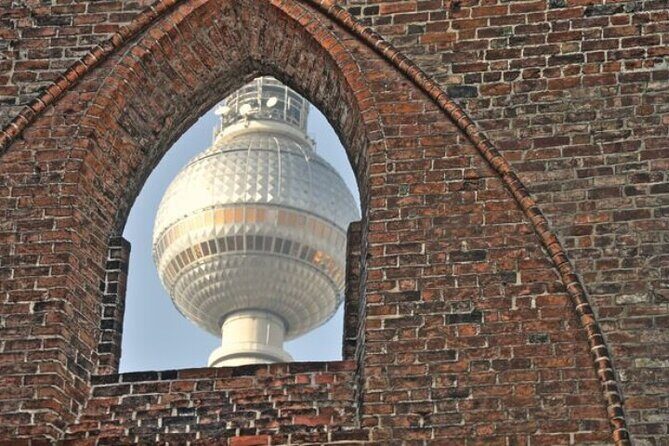 Berlin: Experience the Alternative Kreuzberg on a Bike Tour - Falckensteinstraße and Gorlitzer Park: Architecture With Attitude