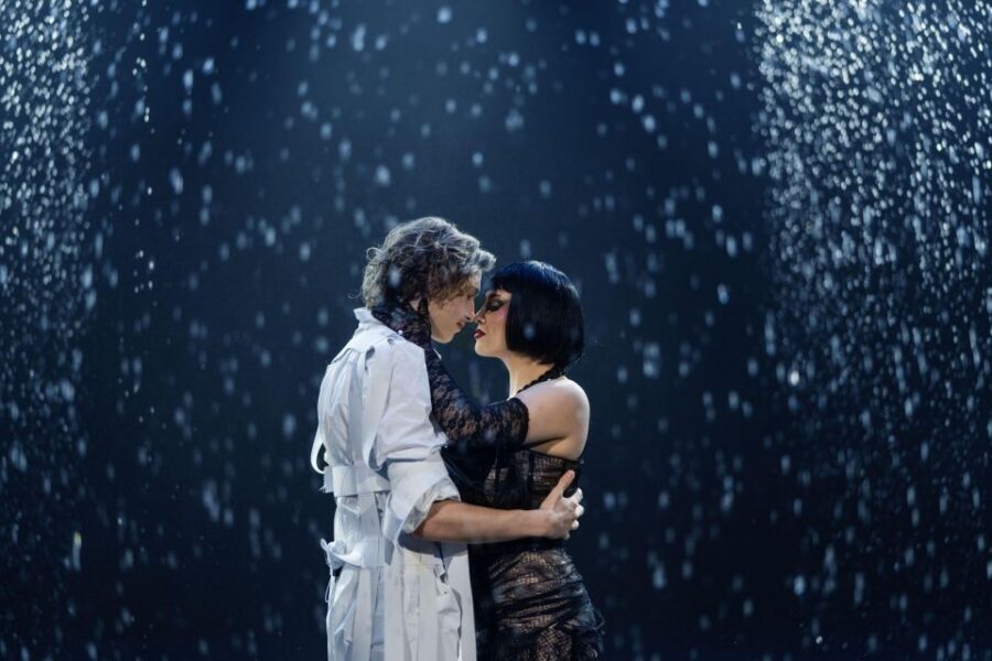 Berlin: FALLING | IN LOVE Grand Show Friedrichstadt-Palast - Who This Berlin Show Fits Best (And Who Might Not)