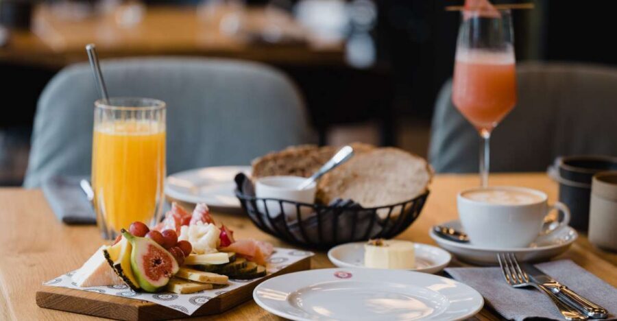 Berlin: Fine Dining Breakfast with Champagne in Schoneberg - Key Things That Make Frühstück 3000 Worth Your Morning