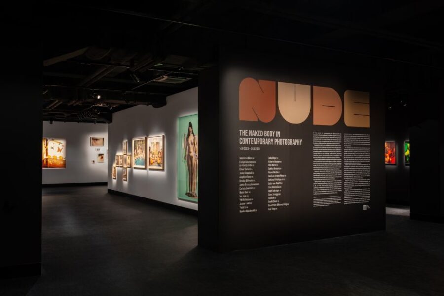 Berlin: Fotografiska Photography Exhibition Ticket - The rules that change the vibe: drinks, dogs, and luggage limits