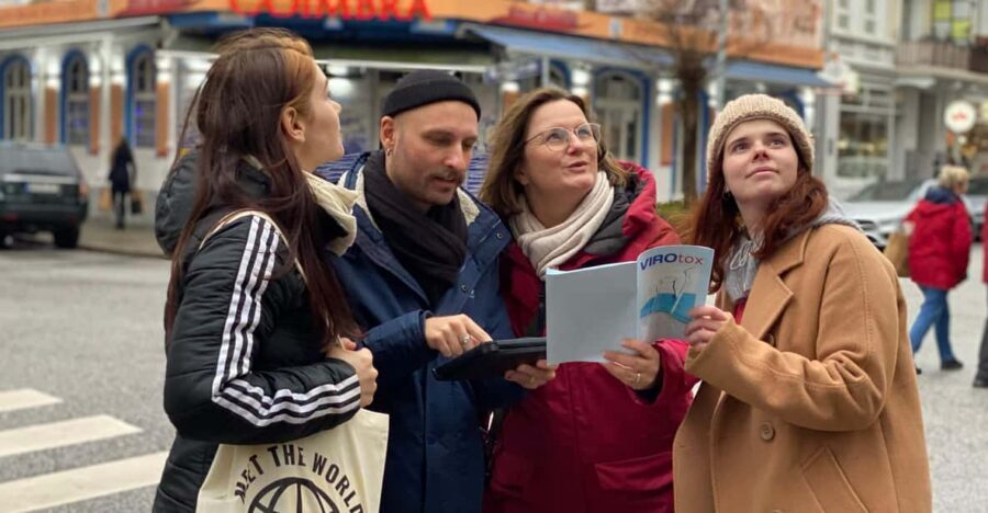 Berlin Friedrichshain: Outdoor Crime Mystery Tour - How the 2-hour case works: clues, codes, and suspects