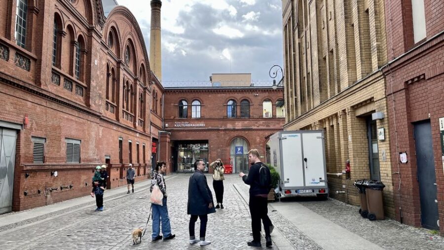 Berlin: Gourmet Food & Cultural Walking Tour - Beer and wine in a Berlin–Brandenburg frame (not generic pairings)