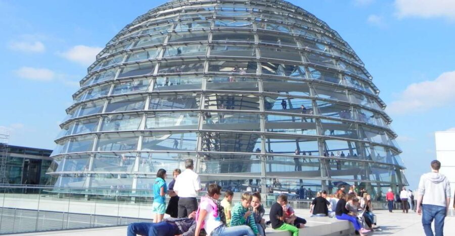 Berlin: Government District Tour and Reichstag Dome Visit - Swiss Embassy Area and the Art of Reading Official Buildings