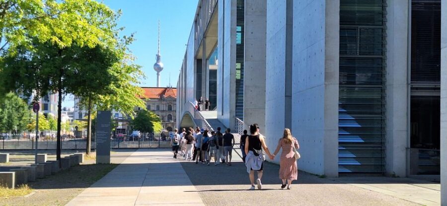 Berlin: Government District Tour and Reichstag Dome Visit - Practical Logistics That Matter: ID, Bag Rules, and Group Pace