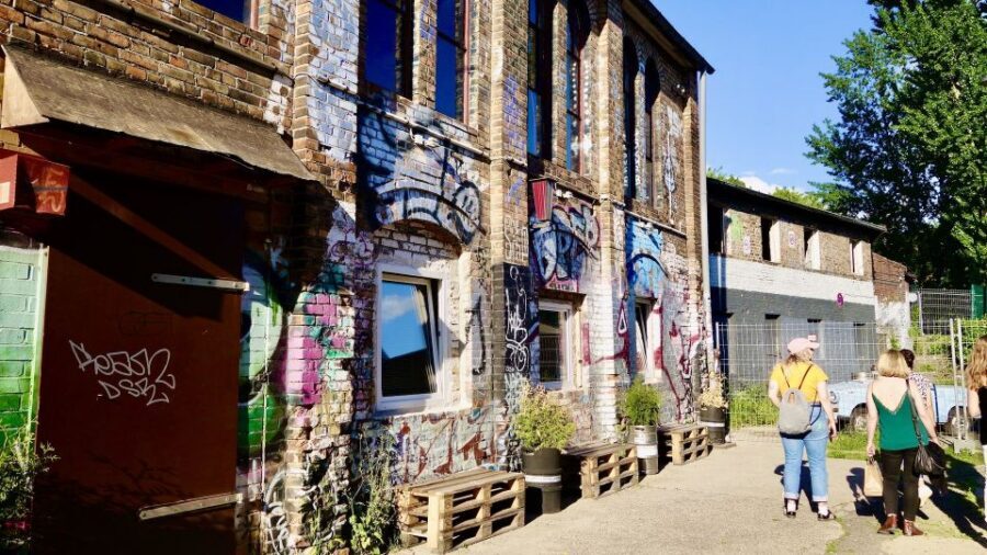 Berlin: Guided Craft Beer & Cultural Tour With Snacks - Where you meet the guide at Ostkreuz (and how to not waste time)