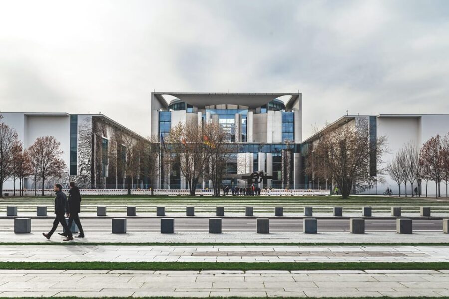 Berlin: Guided Walking Tour around the Reichstag - Price and what you’re really paying for