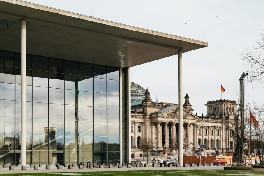 Berlin: Guided Walking Tour around the Reichstag - German Chancellery stop: what happens behind official walls