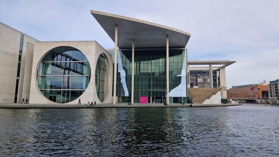 Berlin: Guided Walking Tour around the Reichstag - Meet at Paul-Löbe-Allee: the simple starting move