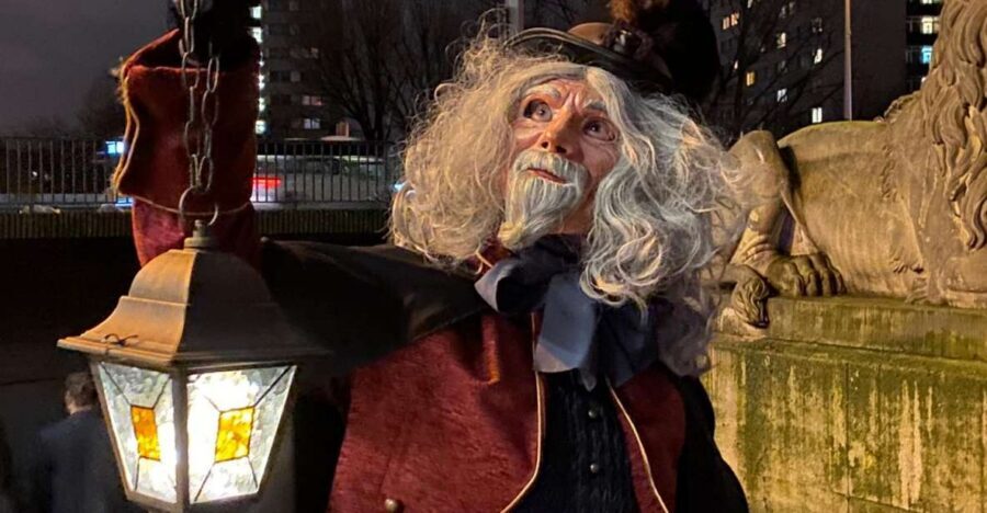 Berlin: Guided Walking Tour by Night - Meet the Lamplighter: Lantern Mood Meets Storytelling
