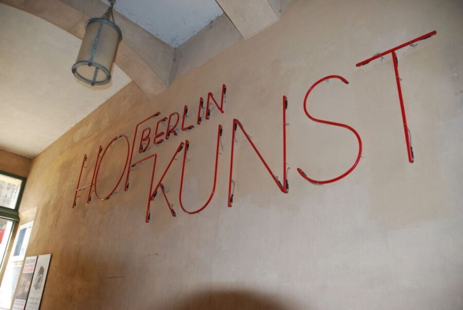 Berlin: Hackesche Höfe Courtyards Walking Tour - Neptune Fountain and Rotes Rathaus: the civic heartbeat of the center