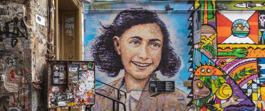 Berlin: Hidden Backyards Guided Walking Tour - Sophienkirche and the Jewish Quarter Story You Can Actually See