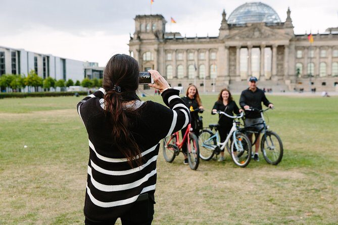 Berlin Highlights: 3-Hour Bike Tour - Meeting at Alexanderplatz: where the ride starts