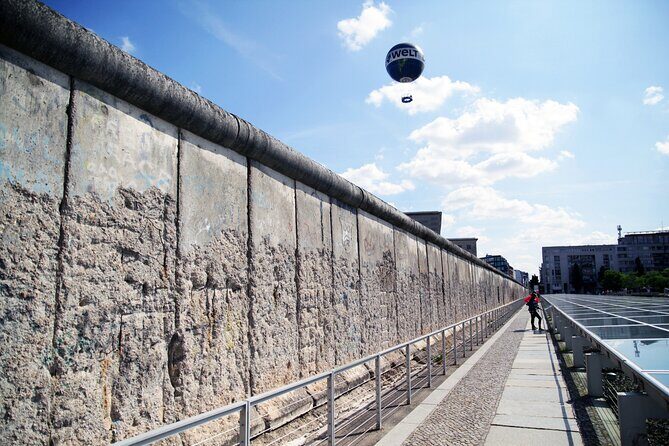 Berlin Highlights in 2 Hours: Express Walking Tour - Aviation Ministry of Berlin: Nazi-Era Architecture to East Germany to Today