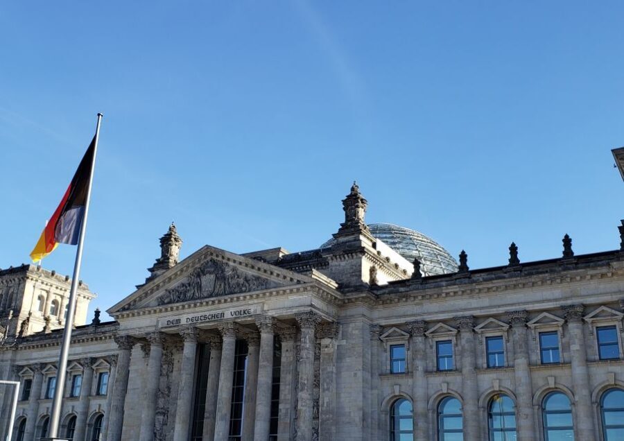 Berlin: Highlights of the City - a Private Bus Tour - Checkpoint Charlie, Museum Island, and Unter den Linden: The Route That Explains the City