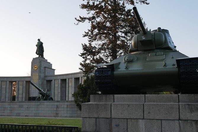 Berlin Highlights Private Guided Walking Tour - Who should book this tour?