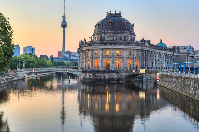 Berlin Highlights Self guided scavenger hunt and Walking Tour - Time on Your Feet: The 2.5-Hour Pace and Comfort Tips