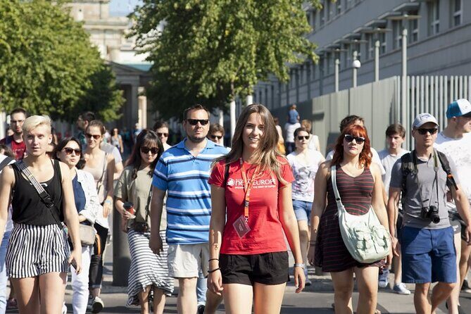 Berlin Highlights Walking Tour - Starting at Pariser Platz: meeting your guide and setting the tone