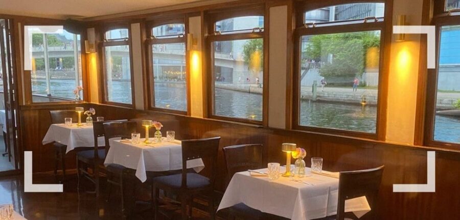 Berlin: Historic Boat Sightseeing City Center Tour - Tränenpalast, the Reichstag, and the culture-and-power corridor