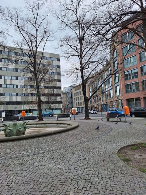 Berlin: Historic Jewish walking tour through the city center - The 30 minutes at Hausvogteiplatz: pre-war Berlin through the Konfektion lens