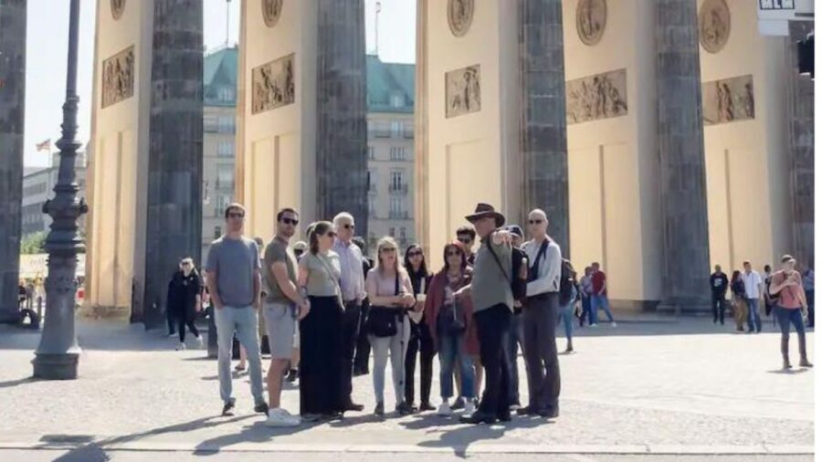 Berlin: Hitler's Berlin The Rise & Fall Guided Walking Tour - Brandenburg Gate to the Sinti and Roma Memorial: Power Shows Up Early