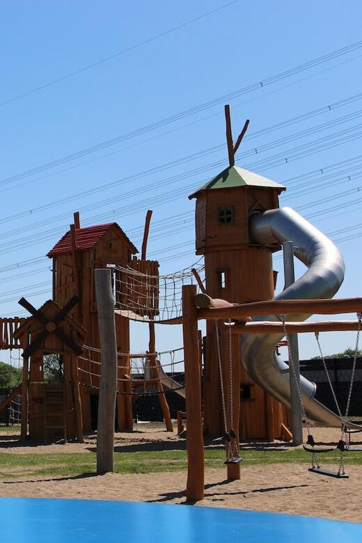 Berlin: Holland-Park day ticket - Mini-golf: the 463-meter reason to stay longer