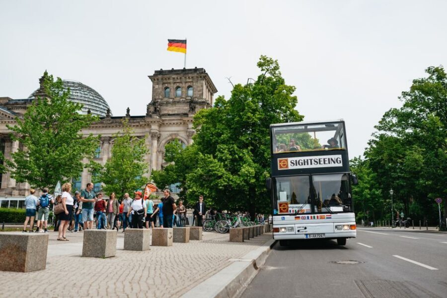 Berlin: Hop-on Hop-off Bus Tour with Live Commentary - Madame Tussauds, Hackescher Höfe, and the Movie-Set Berlin Feel