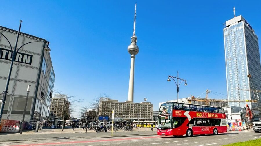 Berlin: Hop-On Hop-Off Sightseeing Bus with Boat Options - Red vs Blue: How to plan your day without getting lost
