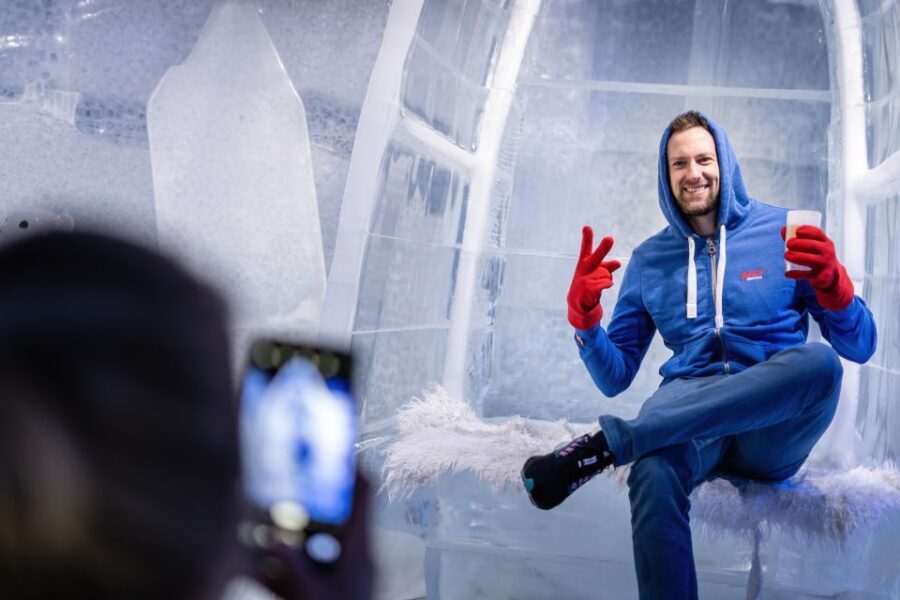 Berlin: Icebar Entrance with Complimentary Drinks - Small practical tips to make the cold part actually enjoyable