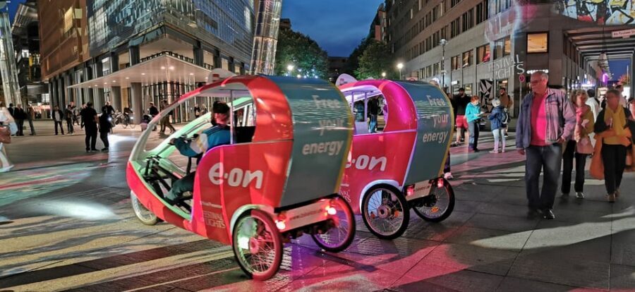 Berlin: Illuminated Berlin by Bike Taxi - How flexible is it really? Photo breaks and stop requests