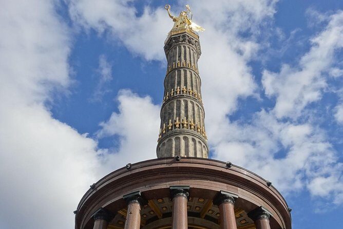 Berlin in one day – day tour with an expert guide - Unter den Linden and Berlin’s Cold War details: watchtowers, ghost stations, escape stories