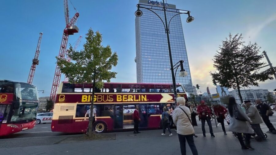 Berlin: Live-Guided Evening Sightseeing Tour by Open-top Bus - Kreuzberg and Nikolaiviertel: where Berlin feels lived-in