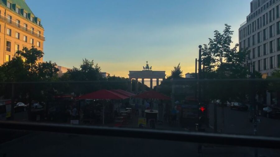 Berlin: Live-Guided Evening Sightseeing Tour by Open-top Bus - Brandenburg Gate and the Cold War storyline