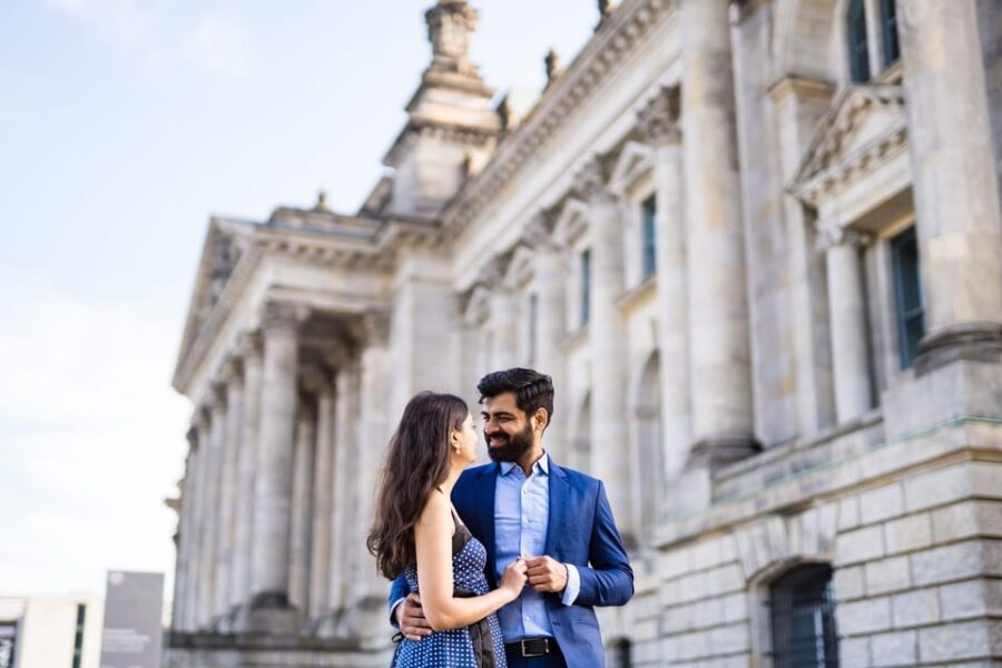 Berlin Love Story: Surprise Proposal Photography Session - Surprise proposal planning that keeps the moment real