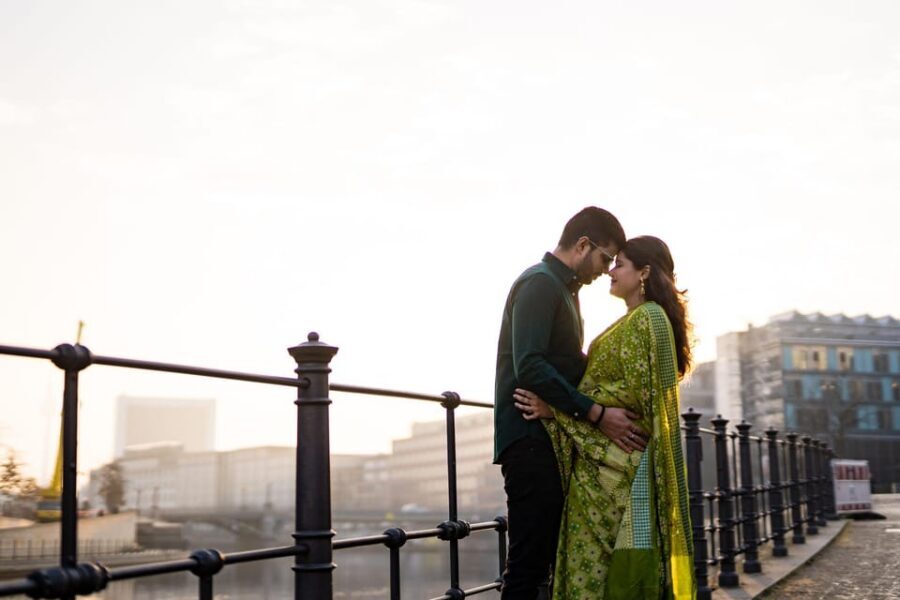 Berlin Love Story: Surprise Proposal Photography Session - Museum Island photo stop: classic Berlin vibes in a smart timeframe