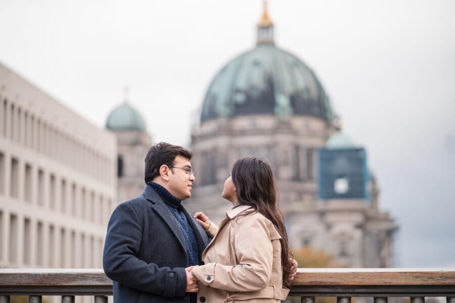Berlin Love Story: Surprise Proposal Photography Session - Fast delivery and what you actually receive