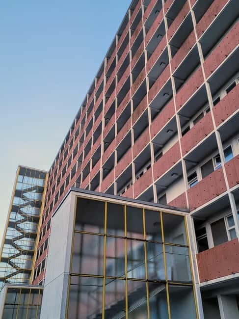 Berlin: Modernist Architecture Tour in the Hansaviertel - Where to meet: the Tiergarten S-Bahn + the orange umbrella