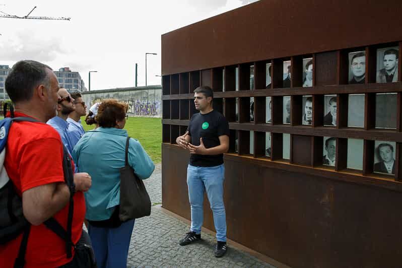 Berlin: Muro,Guerra Fría y Museo de la Stasi - Where this tour starts: Alexanderplatz orientation that actually helps