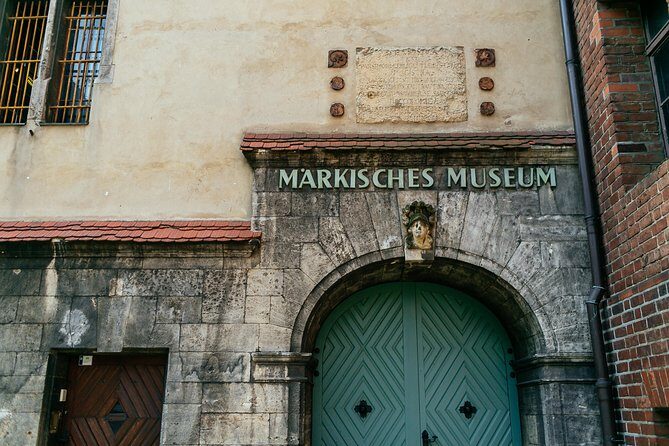 Berlin Museum Island & City PRIVATE TOUR with Dom Ticket Included - Friedrichswerdersche Kirche: a free, sculpture-focused break in the middle