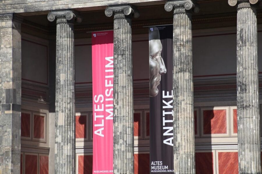 Berlin: Museum Island Tour - Altes Museum: Learning to Read the Facade Before You Pick a Room