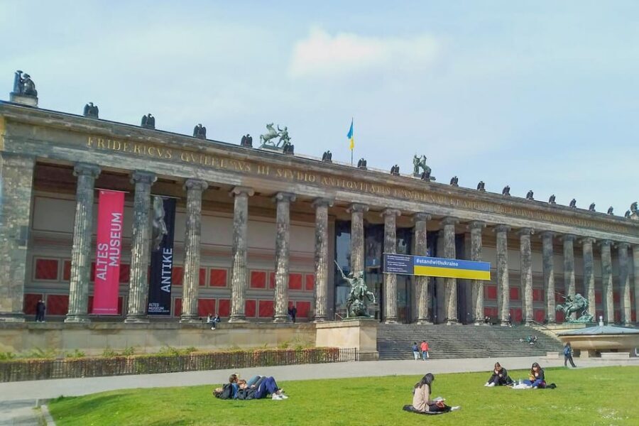 Berlin: Museum Island Tour - Neues Museum: Why the Building Story Changes How You Look