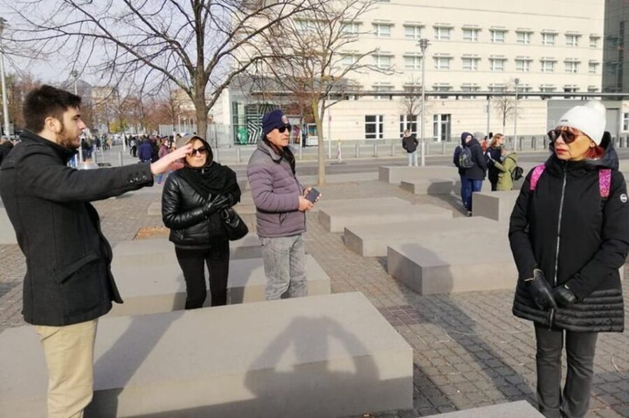 Berlin : Must-see attractions Walking Tour - Brandenburg Gate: more than a photo stop