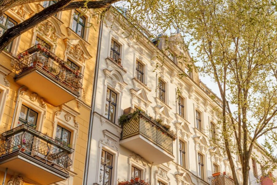 Berlin: Neukölln Walking Tour - Meeting at Leuchtstoff Kaffeebar and how the 90 minutes actually work