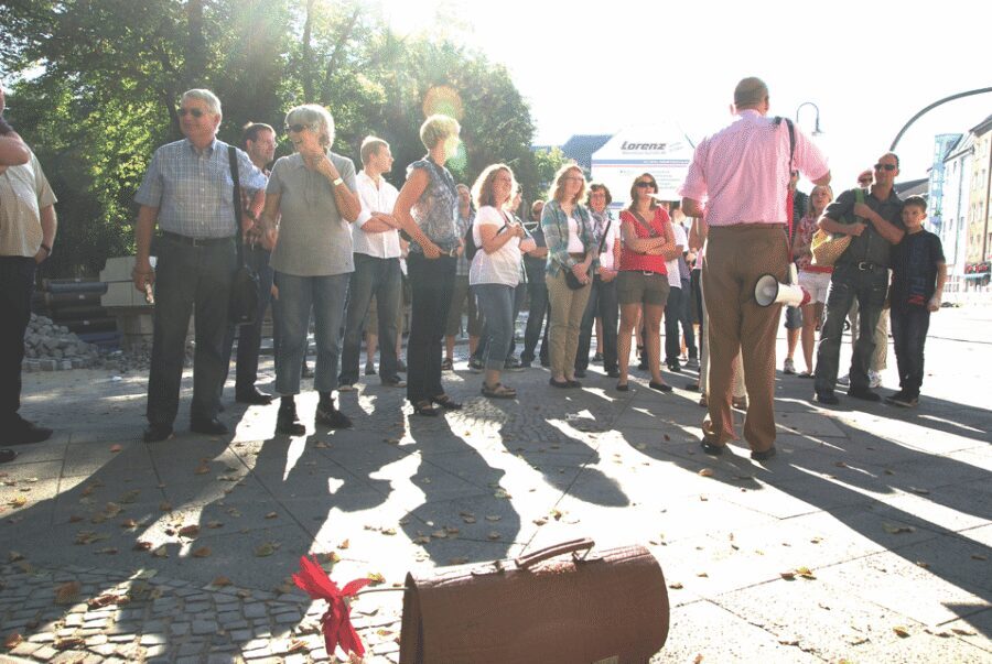 Berlin: Old Neukölln Private Walking Tour - Meeting Reinhold Steinle at Richardplatz