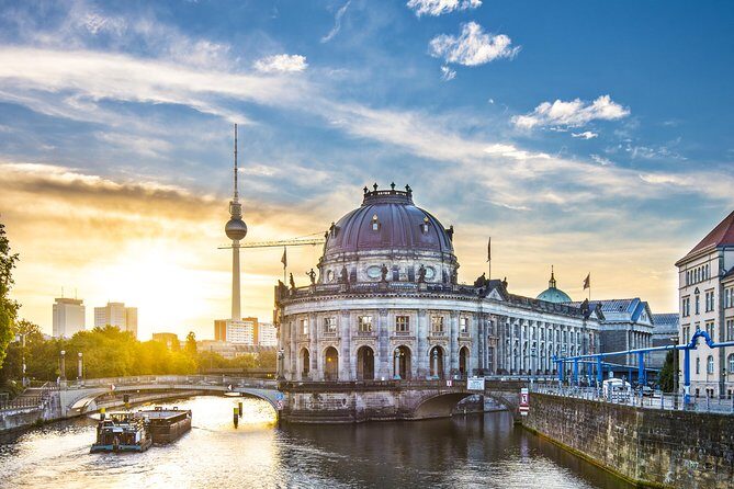 Berlin on Your Own - Deluxe Round Trip from Warnemünde Port - Coach comfort and host communication that matter on cruise days